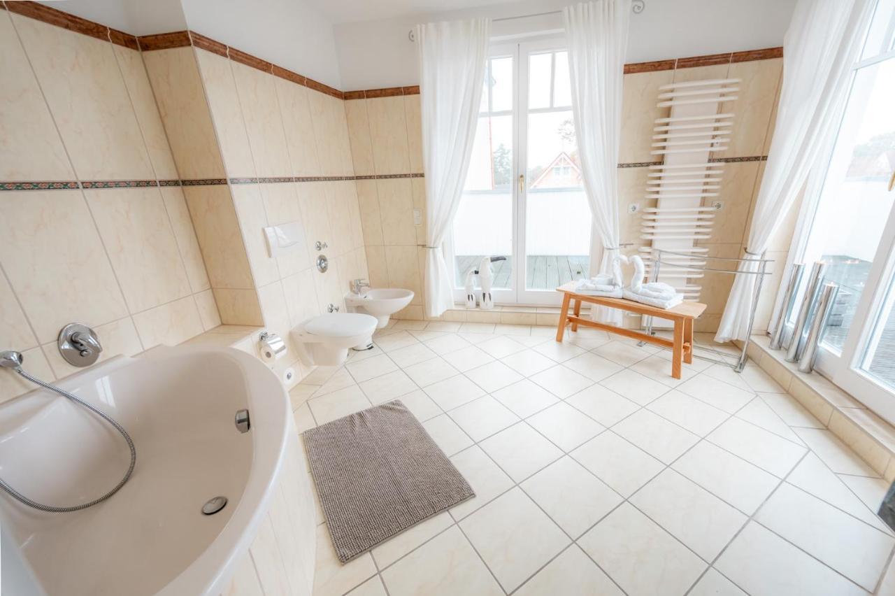 Villa Duene Mit Grosser Sonnenterrasse, Kamin, Wlan Und Tiefgarage Fuer 2-4 Personen Kuehlungsborn Exterior photo