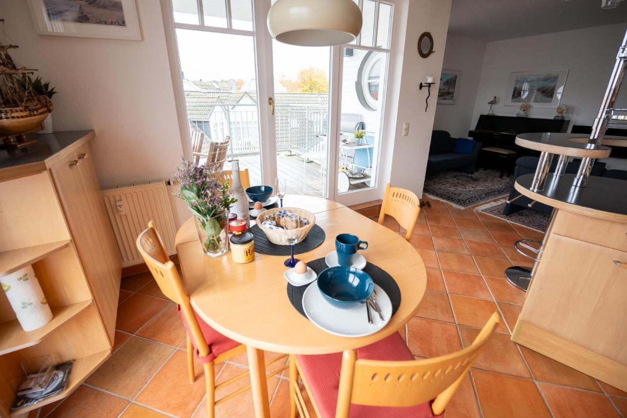Villa Duene Mit Grosser Sonnenterrasse, Kamin, Wlan Und Tiefgarage Fuer 2-4 Personen Kuehlungsborn Exterior photo